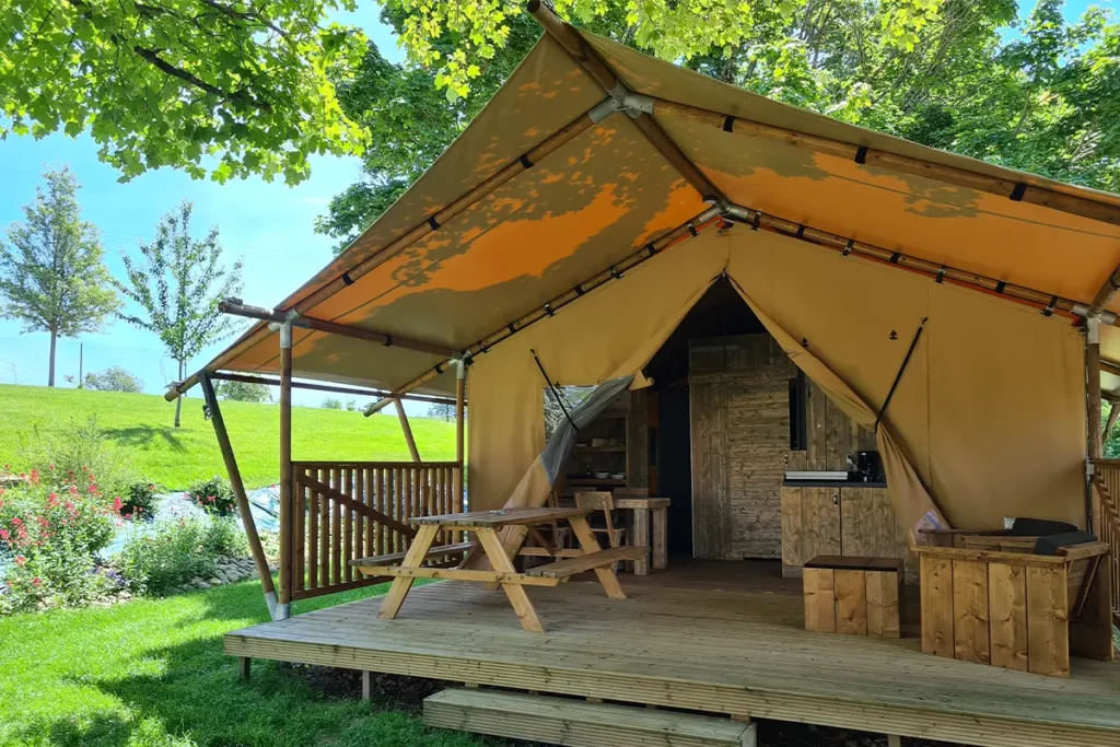 Hébergements toilés au camping