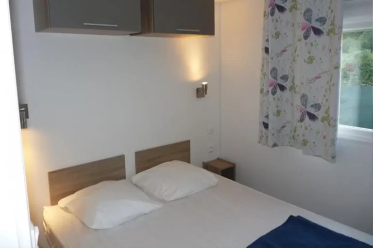 Chambre parentale du mobil-home 46 m²