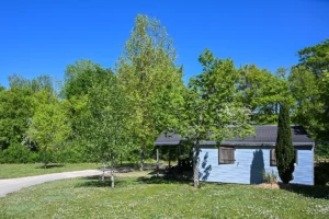 Chalet bleu — chalet en camping 4 étoiles