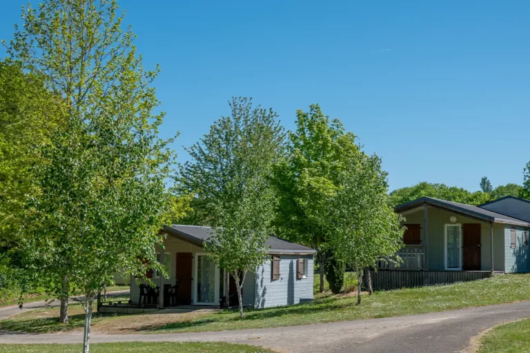 Chalet — location chalet en camping bord de lac