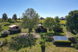 Quartier toiles drone — bungalow toilé en camping 4 étoiles