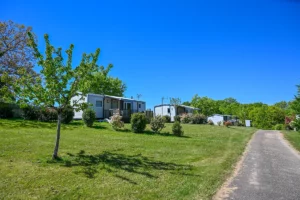 Quartiier mobil-home — mobil-home en camping 4 étoiles