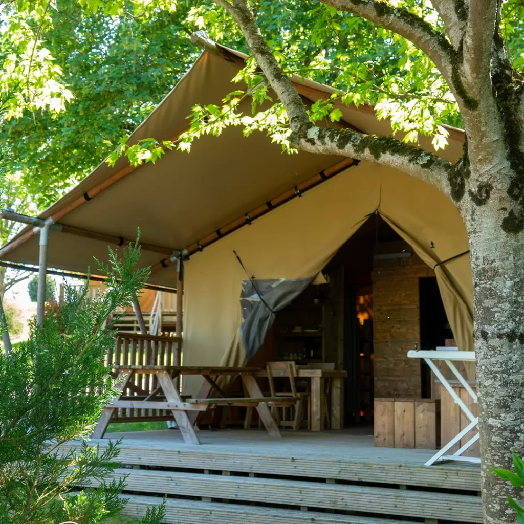 Woody carre — bungalow toilé du Camping Les Coteaux du Lac